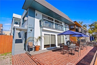 111 Bay Shore Ave, Long Beach, CA 90803