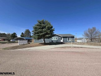 202 W 5th St, Gordon, NE 69343