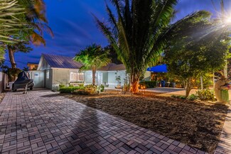 114 1st St, Key Largo, FL 33037