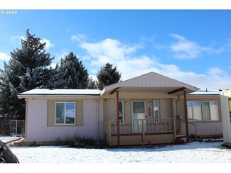 1923 18th St, Baker City, OR 97814