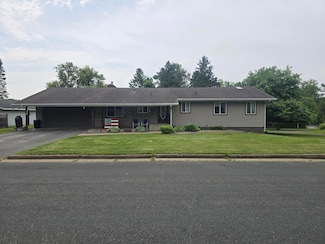 216 Phillips Ave W, Ladysmith, WI 54848
