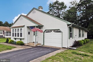 21 Easton Dr, Whiting, NJ 08759