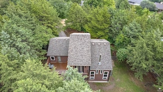 1805 Erickson St, Manhattan, KS 66503