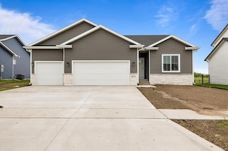 1011 NW Jackson Dr, Ankeny, IA 50023