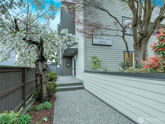 2219 14th Ave W Unit 305, Seattle, WA 98119