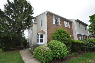 138 Castle Pointe Blvd, Piscataway, NJ 08854