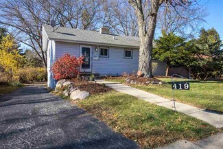 419 Fairview Ave, Rockford, IL 61108