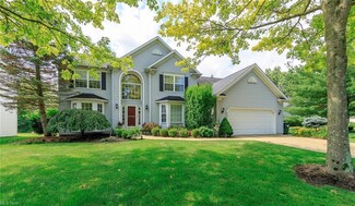 6532 Woodhawk Dr, Cleveland, OH 44124