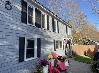 2 Cross St, Kennebunk, ME 04043