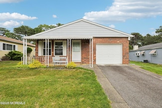 185 Cabrillo Blvd, Toms River, NJ 08757