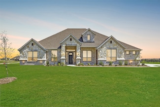6801 Emerson Dr, Heartland, TX 75126