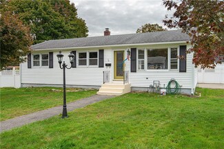 96 Pender Ave, Warwick, RI 02889