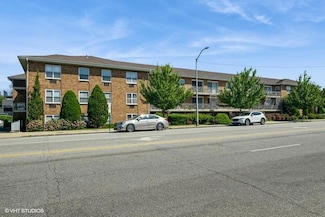 90 S Park Ave Unit B17, Rockville Centre, NY 11570