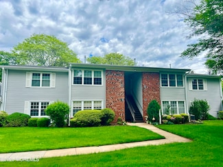 78 Cranberry Ct, Red Bank, NJ 07701