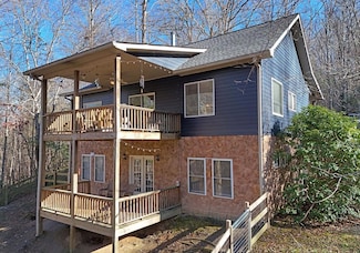 154 Hollyanne Pond Ln, Hayesville, NC 28904