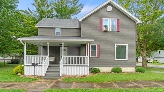 419 S Ijams St, Garrett, IN 46738
