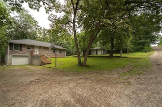 8742 Cozy Ln, Ozawkie, KS 66070