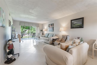 671 S Hollybrook Dr Unit 306, Pembroke Pines, FL 33025