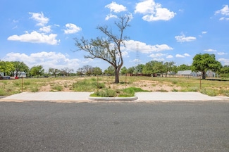 218 Woodcrest St Unit 7, Fredericksburg, TX 78624