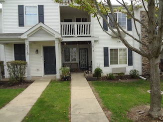 2013 Silverstone Dr Unit 2013, Carpentersville, IL 60110