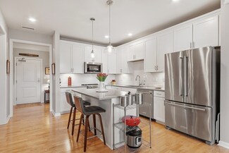 6 Overlook Dr Unit 403, Andover, MA 01810