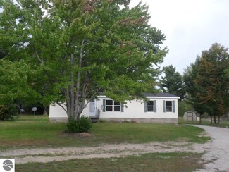 620 N McGee Rd, Lake City, MI 49651
