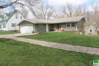 924 W Bluff St Unit Street, Cherokee, IA 51012