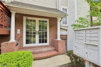 644 Brick Mill Run Unit B3, Westlake, OH 44145