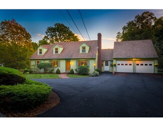 75 High St, Topsfield, MA 01983