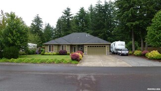 1020 7th St, Lyons, OR 97358
