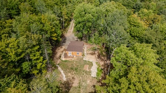 8 Magnolia Ln, Starks, ME 04911