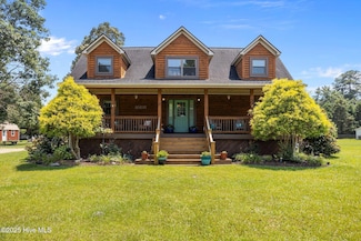 3766 Brittwood Dr, Grimesland, NC 27837