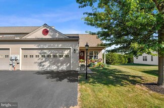 45 Cedarfield Dr Unit 11, Gettysburg, PA 17325