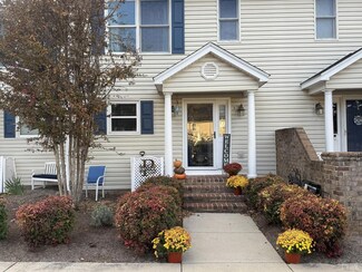 475 Cambridge Ct, Hardy, VA 24101