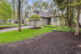 1611 Rockwood Ln, Mishawaka, IN 46545
