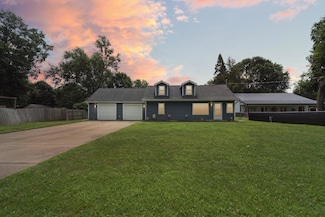 145 Falcon Rd, Jackson, MI 49202
