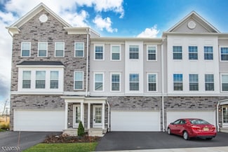 7 Dorchester Ln, East Hanover, NJ 07936