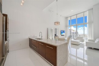 475 Brickell Ave Unit 2807, Miami, FL 33131