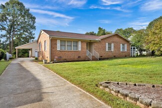 206 Summit Ave, Mount Holly, NC 28120