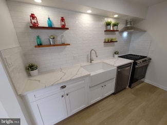 5208 Newton St Unit 104, Bladensburg, MD 20710