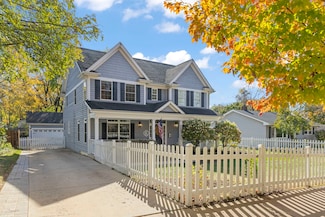 249 Hillside Ave, Glen Ellyn, IL 60137