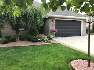 2230 Pinehurst Ave, Chesterton, IN 46304