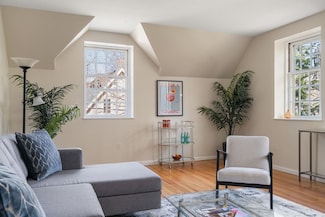 30 Cumberland Ave Unit 4, Brookline, MA 02445