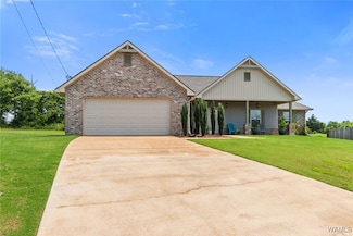 320 Rob Lee St, Moundville, AL 35474