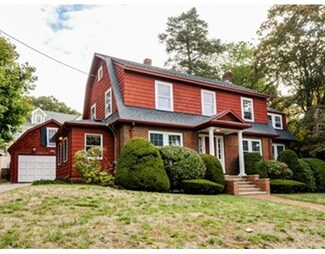 28 Stoney Brae Rd, Quincy, MA 02170