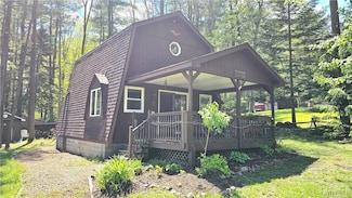 8121 Woodside Dr, Caneadea, NY 14717