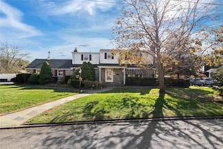 6 White Birch Dr, Babylon, NY 11702