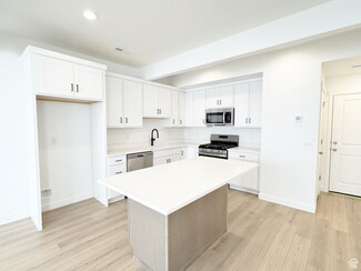6893 S Jordan Pkwy W, South Jordan, UT 84009