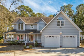 1315 Chadwick Shores Dr, Sneads Ferry, NC 28460