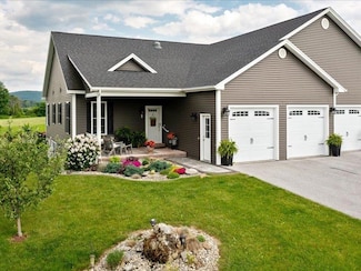 26 Ceres Cir, Saint Albans, VT 05478